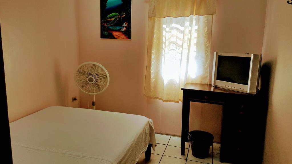 Sea Breeze Guest House Ciudad de Belice Exterior foto